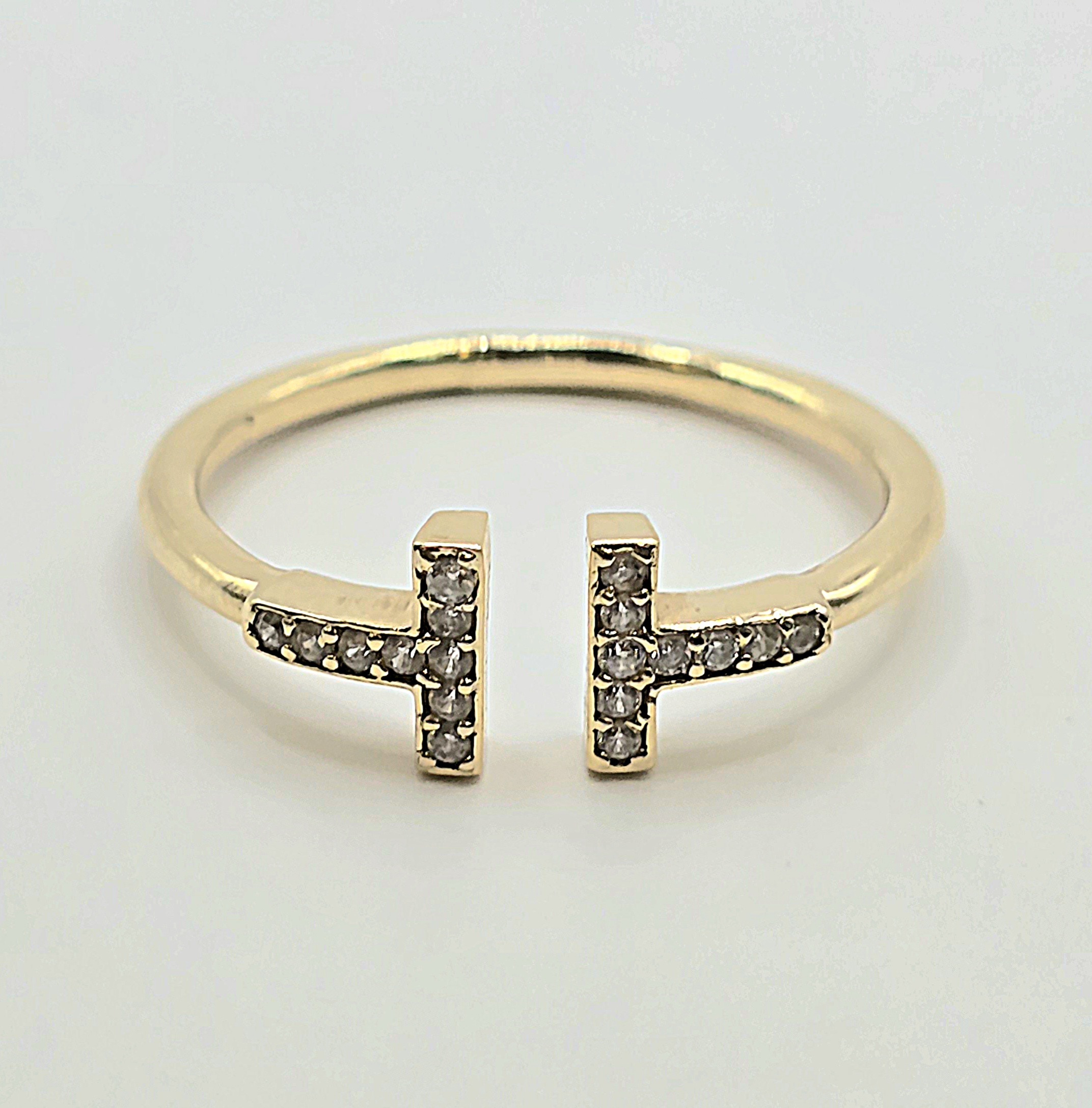 טבעת זהב צהוב 14K בשילוב זרקונים מרהיב דגם "ALIN"