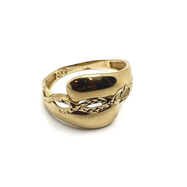 טבעת זהב צהוב 14 קראט חלק חריטות קולקציה חדשה