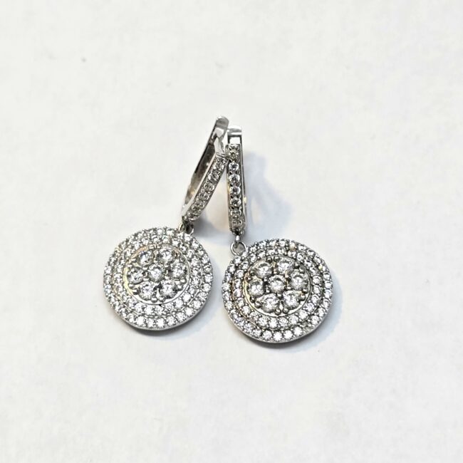 עגילי זהב לבן 14קראט תלויים משובצים קולקציה חדשה מבצע 2200 ש"ח משלוח חינם לכל הארץ עד 12 תשלומים ללא ריבית מבצעים חמים באתר