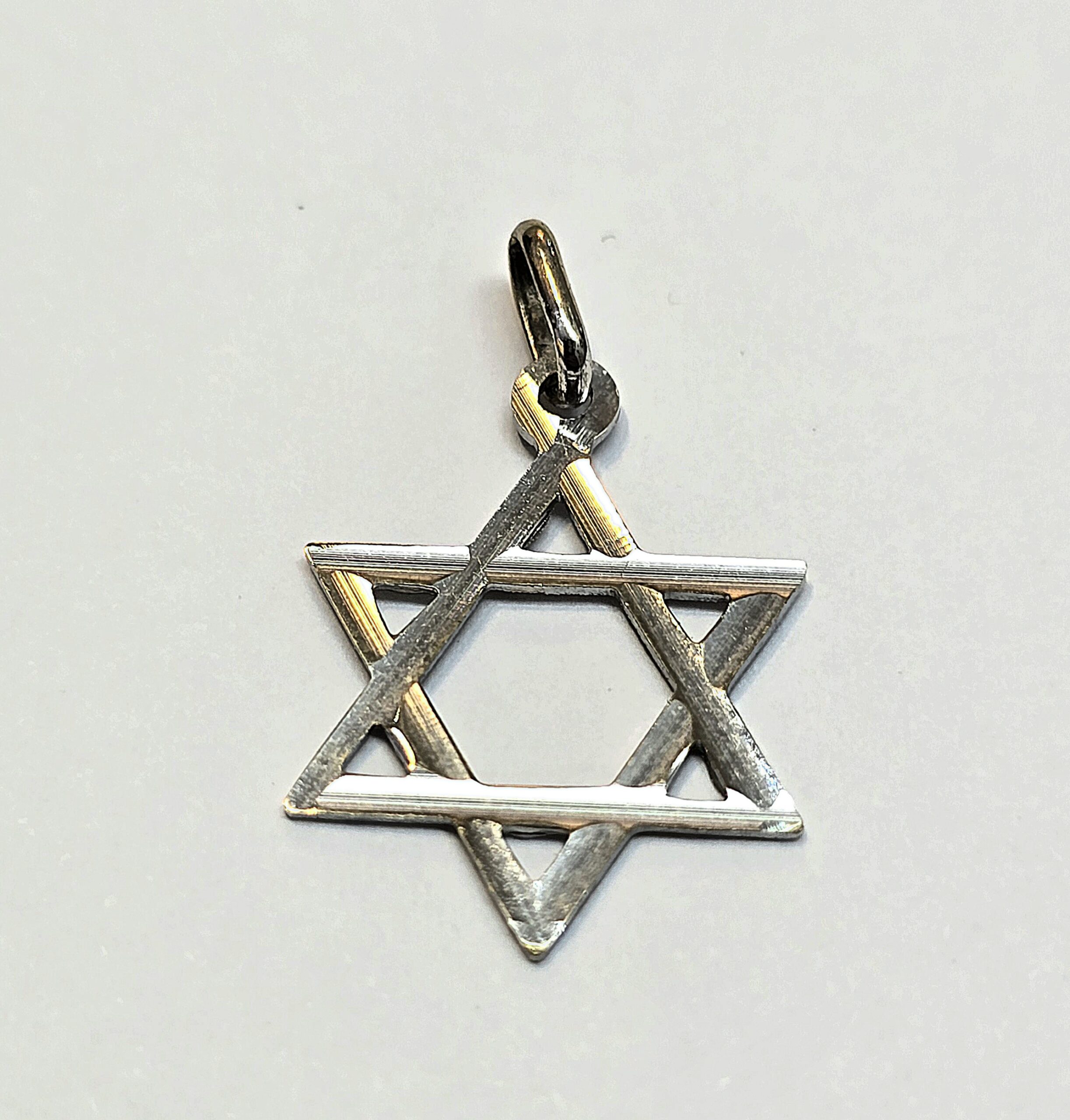 תליון זהב לבן 14 קראט מגן דויד קולקציה חדשה tgbhmj