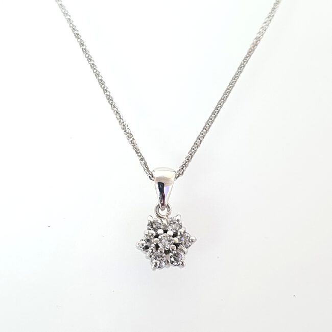 תליון יהלום זהב לבן 14 קראט כולל שרשרת מהקולקציה החדשה bhd13000