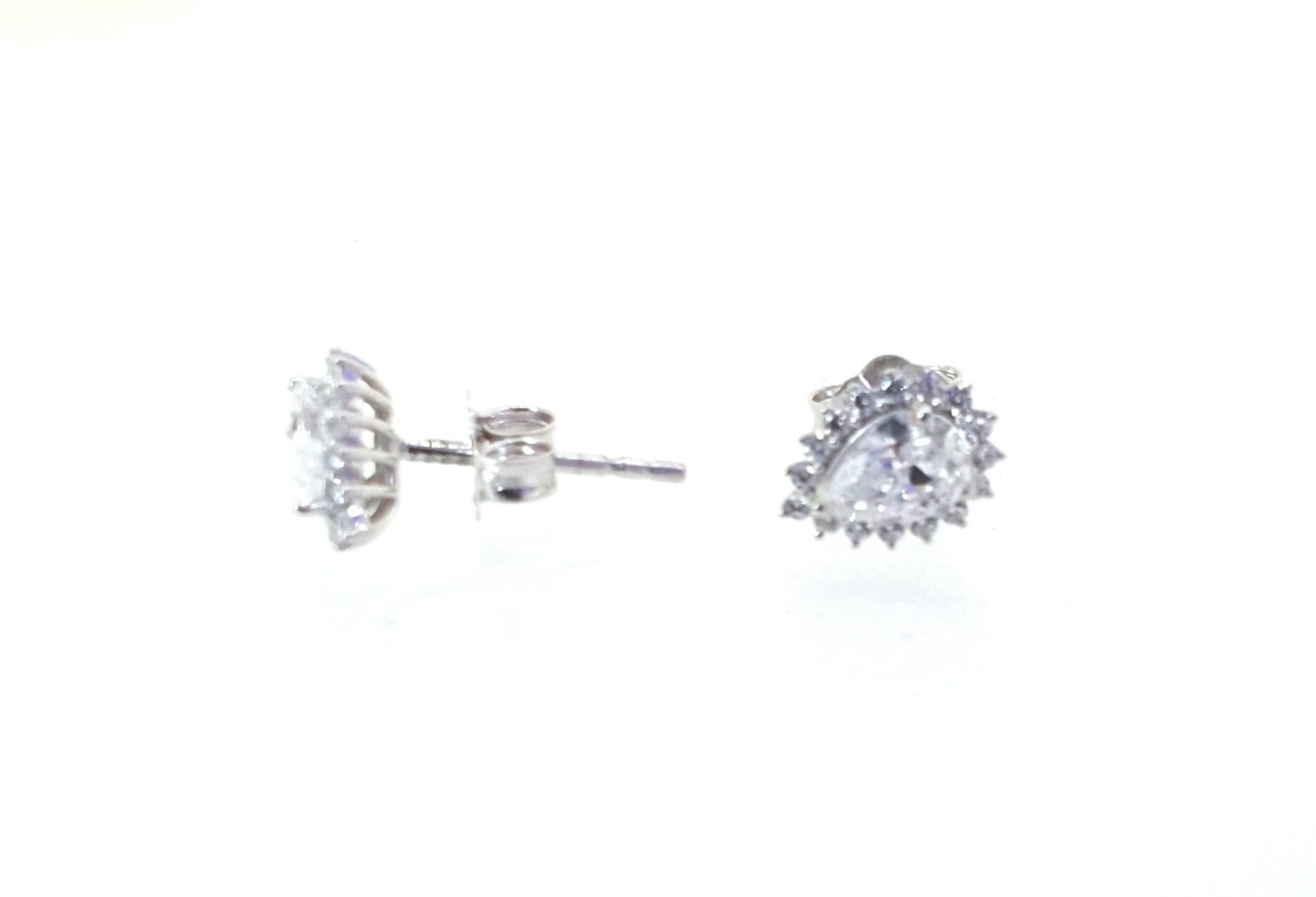 עגילי זהב לבן 14 קראט צמודים טיפה קולקציה חדשה gebh78