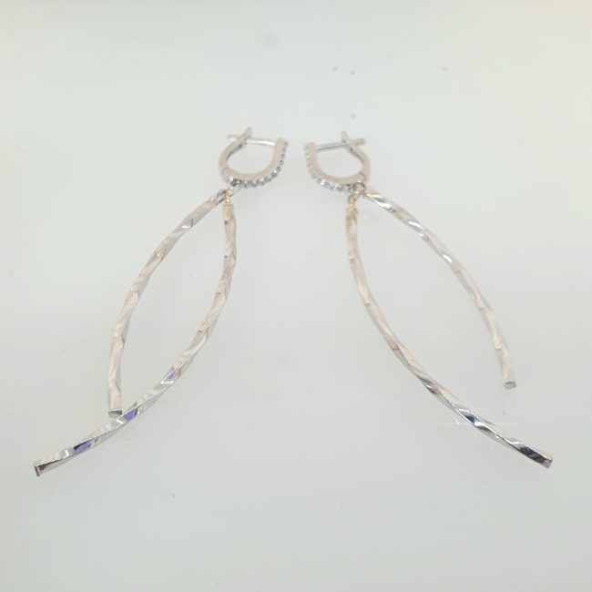 עגילי זהב לבן 14 קראט תלויים ארוכים קולקציה חדשה geru