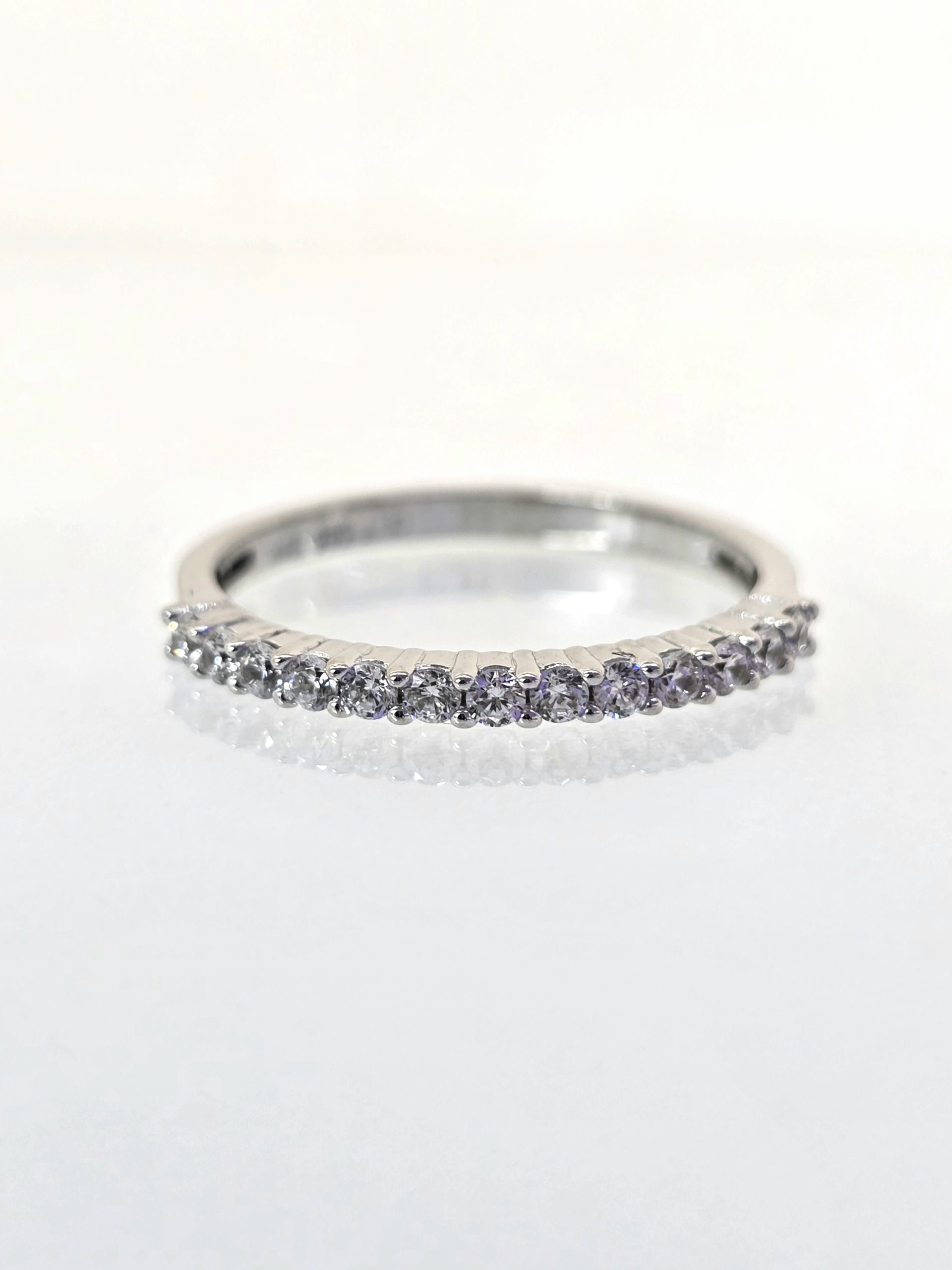 טבעת יהלומים שורה זהב לבן 14 קראט קולקציה חדשה drghn6