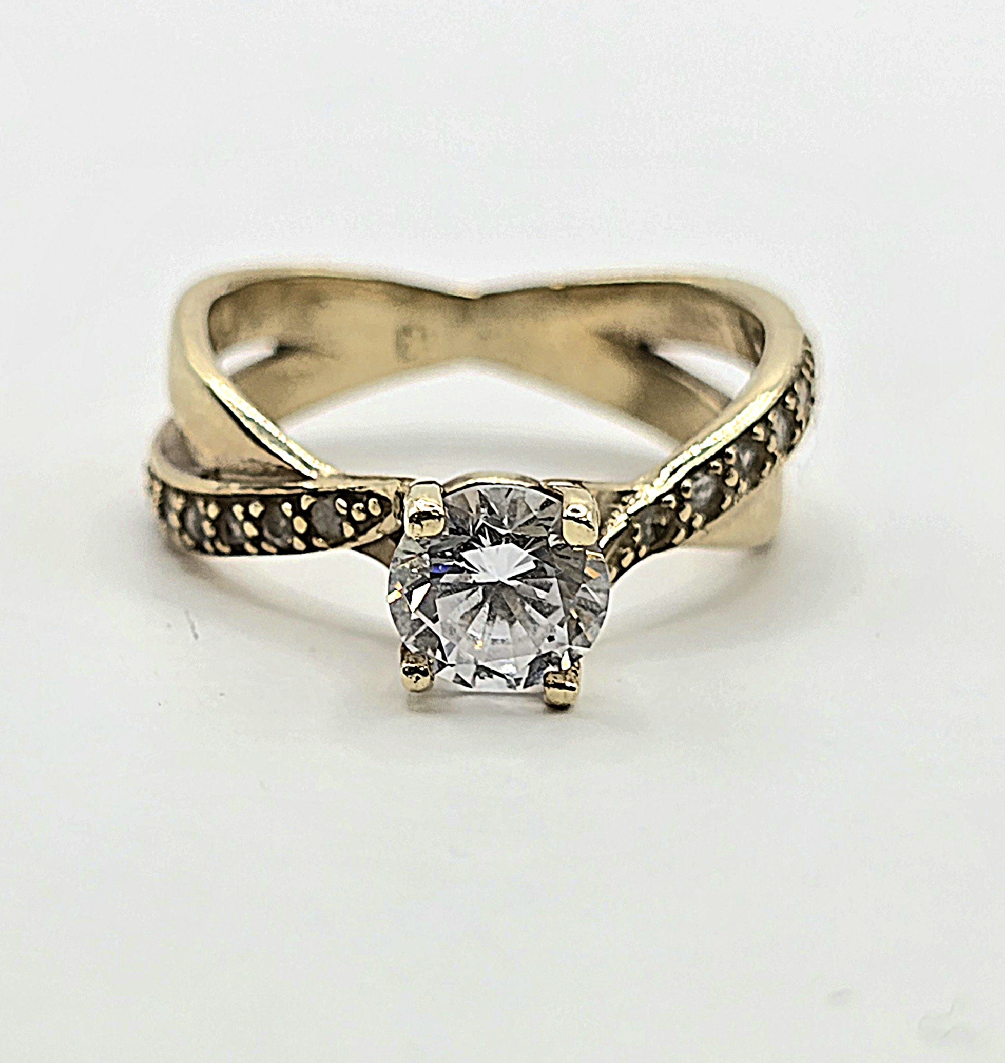 טבעת סוליטר זהב צהוב 14 קראט קולקציה חדשה grnd2