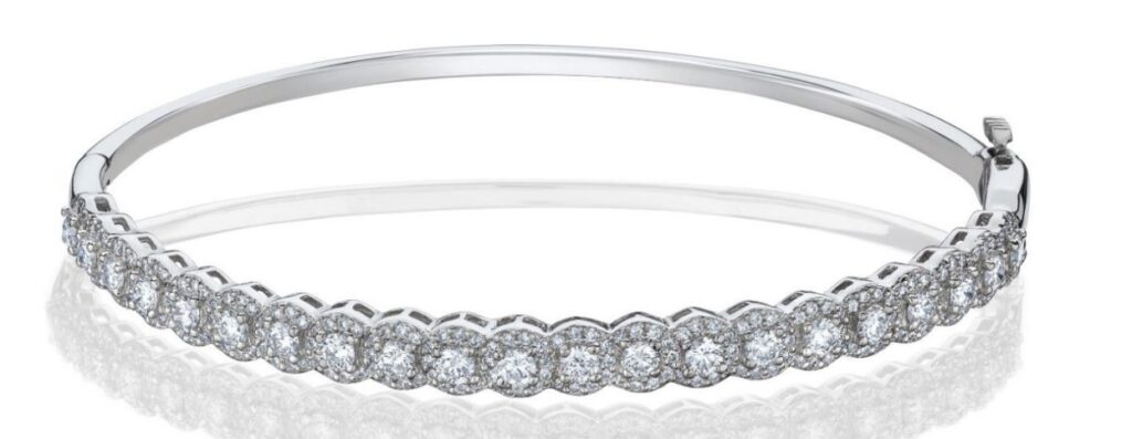 צמיד בנגל זהב לבן 14 קראט משובץ יהלומים טבעיים דגם פרחים קולקציה מיוחדת gdb500