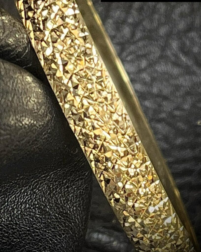 צמיד זהב 14 קראט חריטות לייזר קולקציה חדשה gb100