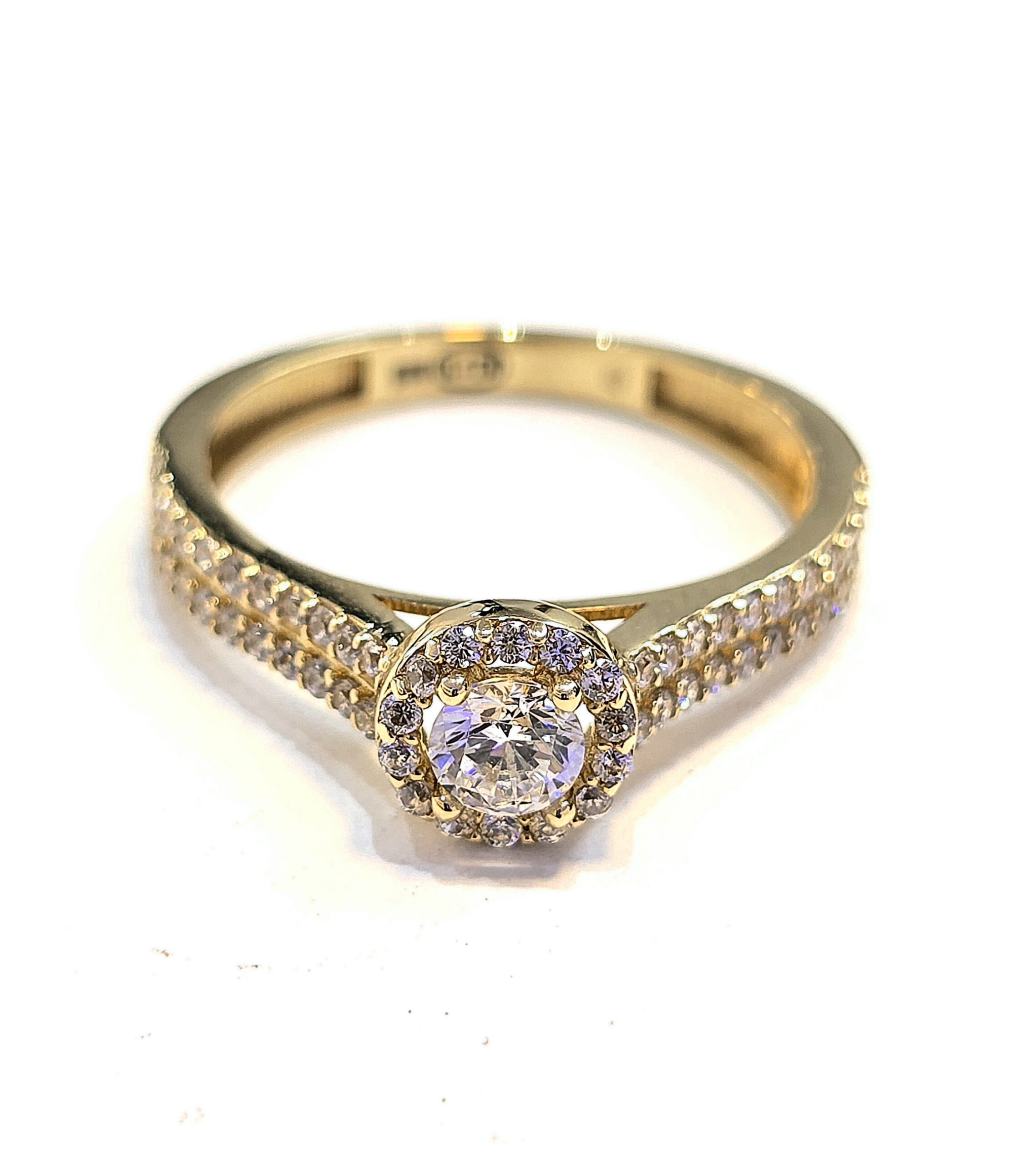 טבעת זהב 14 קראט משובצת יהלום מעבדה 0.40 קראט grmb11