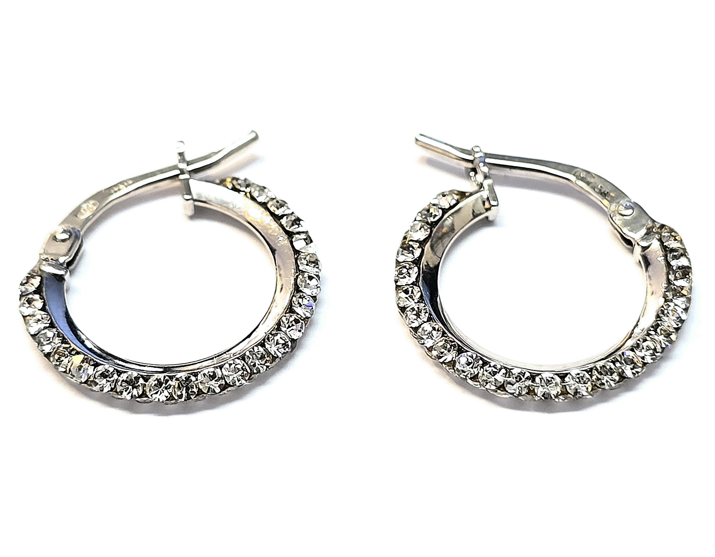 עגילי  חישוק זהב לבן 14 קראט משובץ זרקונים fal80