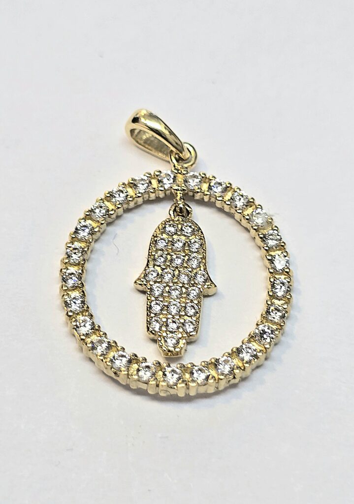 תליון חמסה בתוך עיגול זהב צהוב 14 קראט משובץ זרקונים קולקציה חדשה fgh601