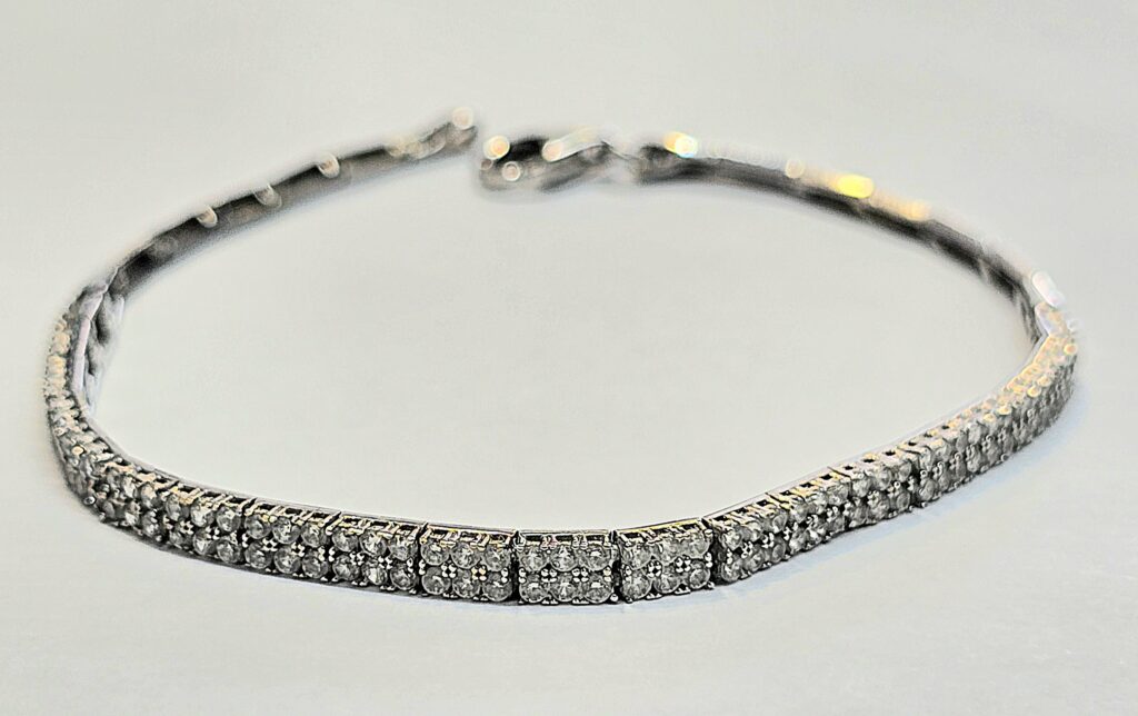 צמיד זהב לבן משובץ זרקונים 14 קראט קולקציה חדשה Tza9