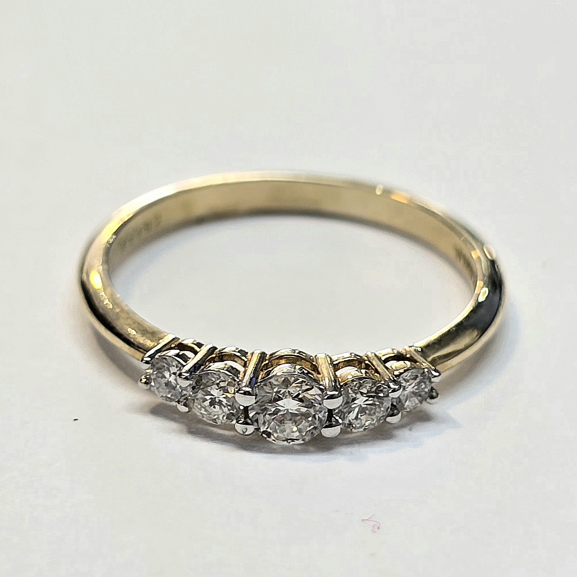 טבעת זהב 14 קראט משובצת יהלומים טבעיים קולקציה חדשה GRD900