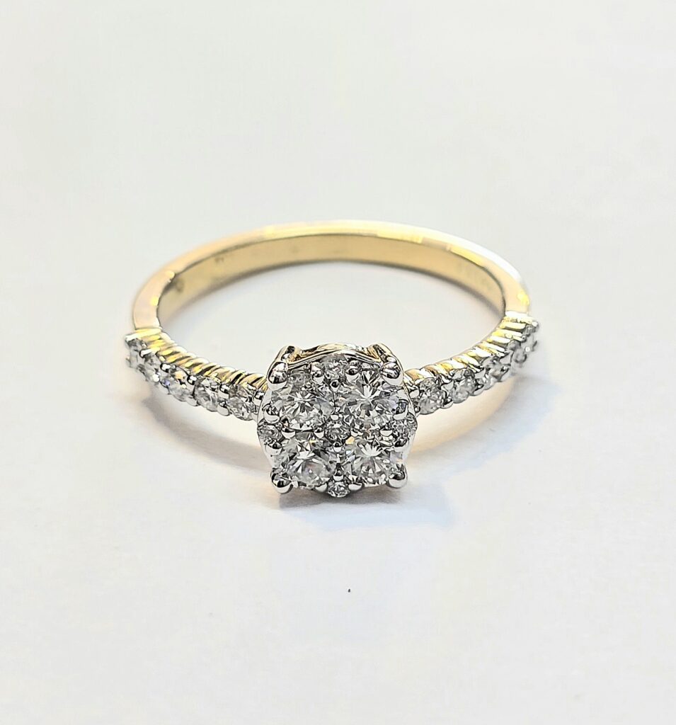 טבעת זהב 14 קראט משובצת יהלומים טבעיים קולקציה חדשה GRDY243