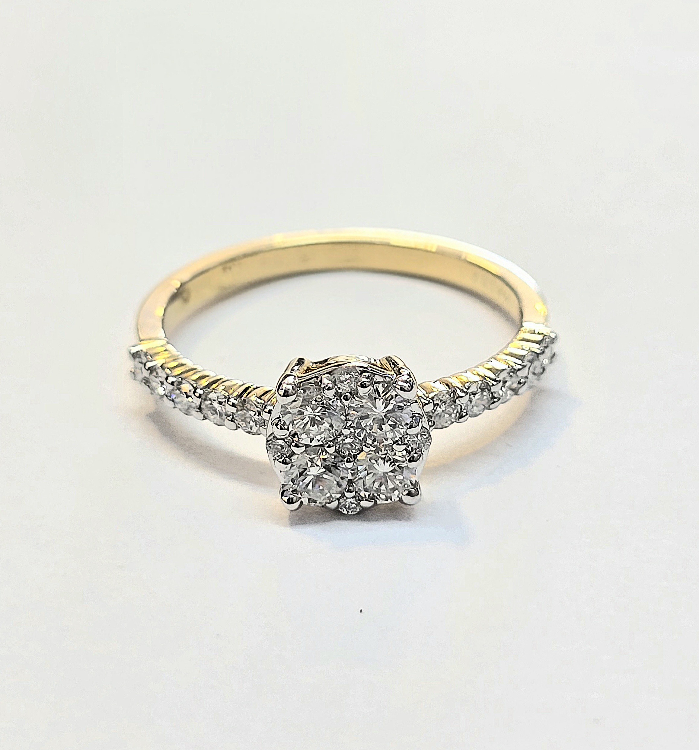 טבעת זהב 14  קראט משובצת יהלומים טבעיים קולקציה חדשה GRDY243