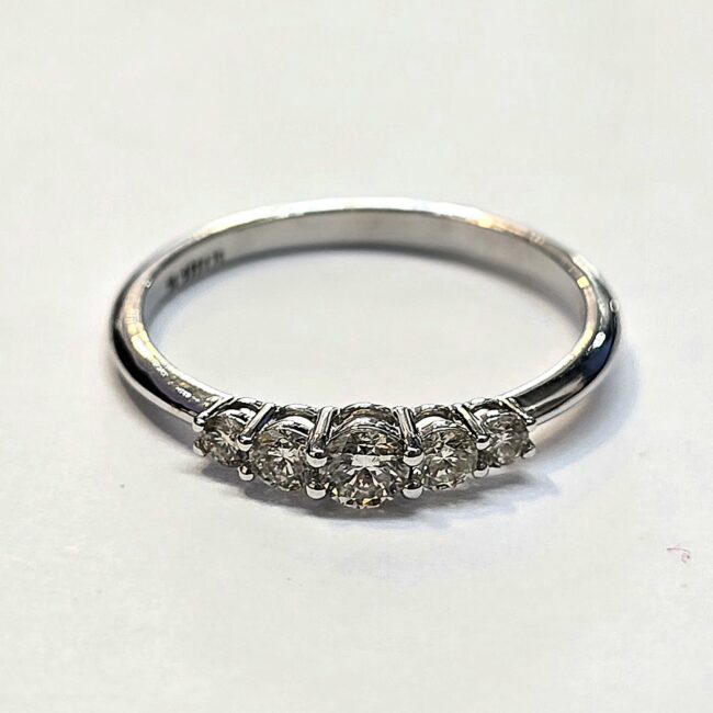 טבעת זהב לבן 14 קראט משובצת יהלומים טבעיים קולקציה חדשה GORIN78