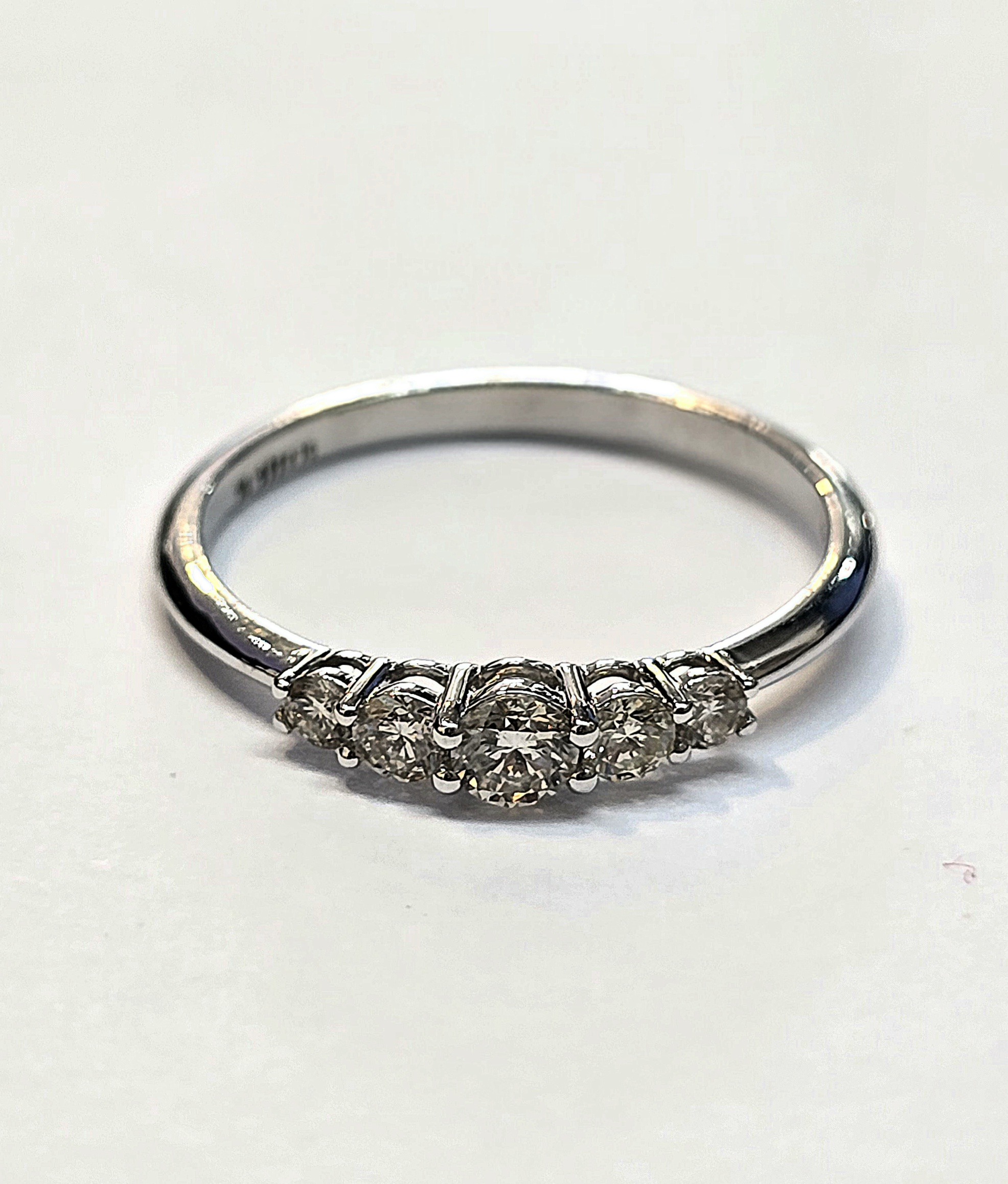 טבעת זהב לבן 14 קראט  יהלומים טבעיים קולקציה חדשה GORIN78