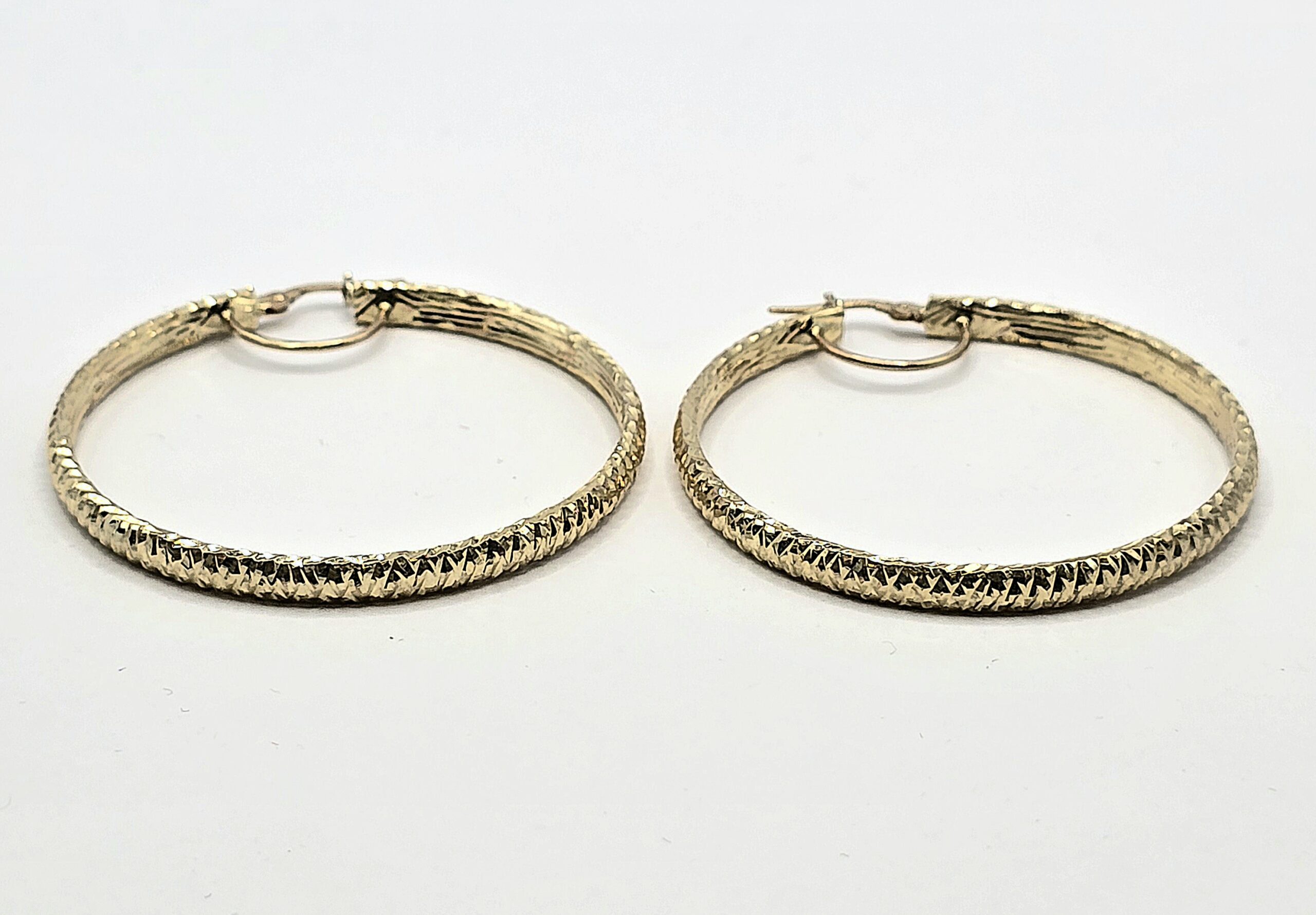 חישוקי זהב 14 קראט גדולים חריטות קולקציה חדשה gehh