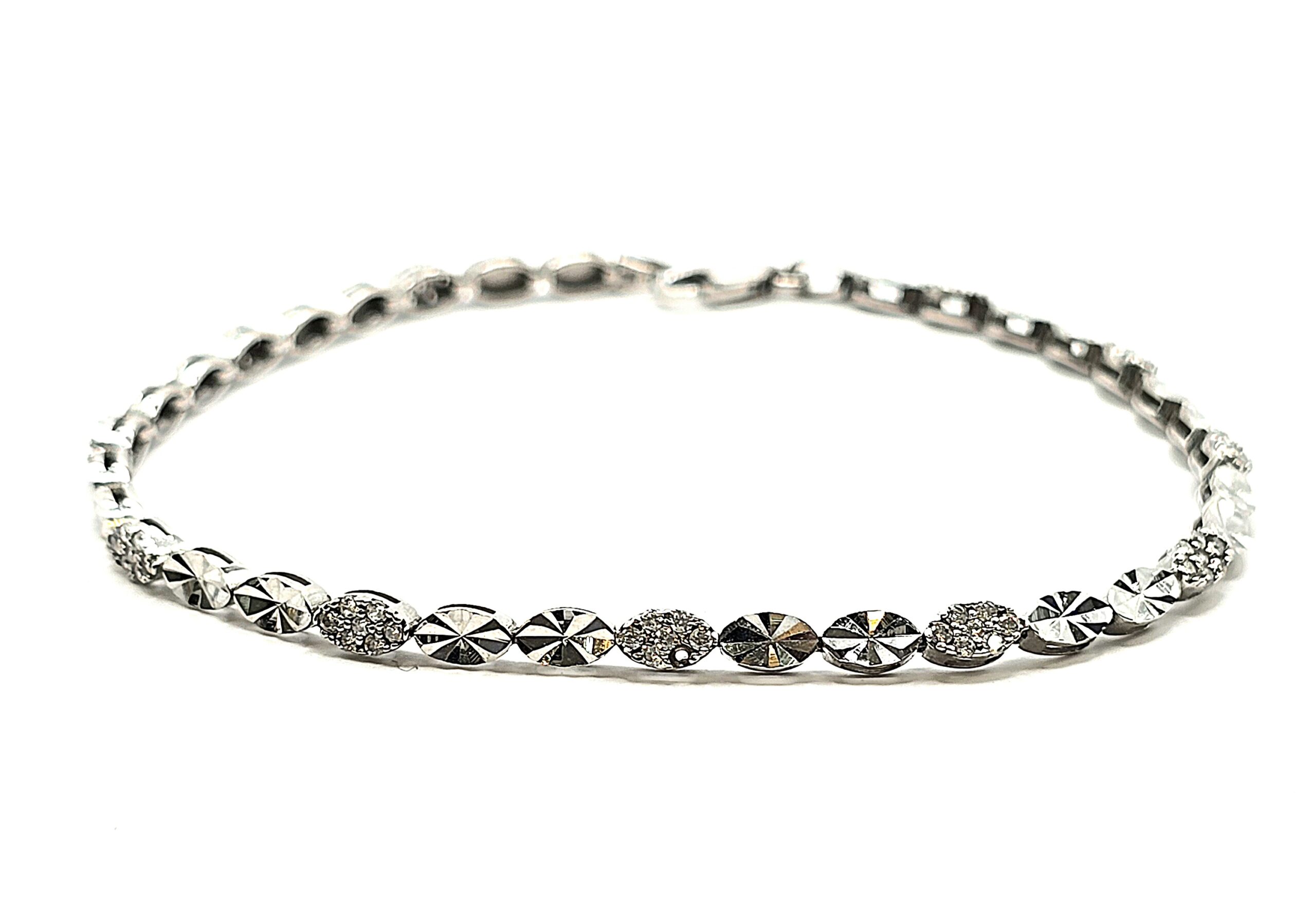 צמיד זהב לבן 14 קראט חריטות יהלום קולקציה חדשה JKL876