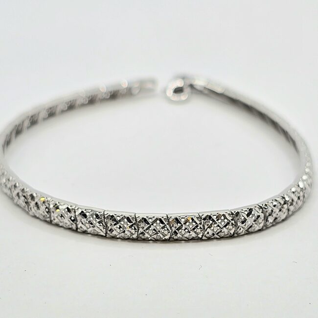 צמיד זהב לבן 14K חריטות יהלום קולקציה חדשה מבצע 3,590 ש"ח עד 12 תשלומים ללא ריבית משלוחים חינם לכל הארץ מבצעים חמים באתר הורידו את האפליקציה