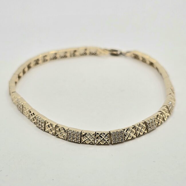 צמיד זהב 14 קראט משובץ זירקונים חריטות קולקציה חדשה gbbh200