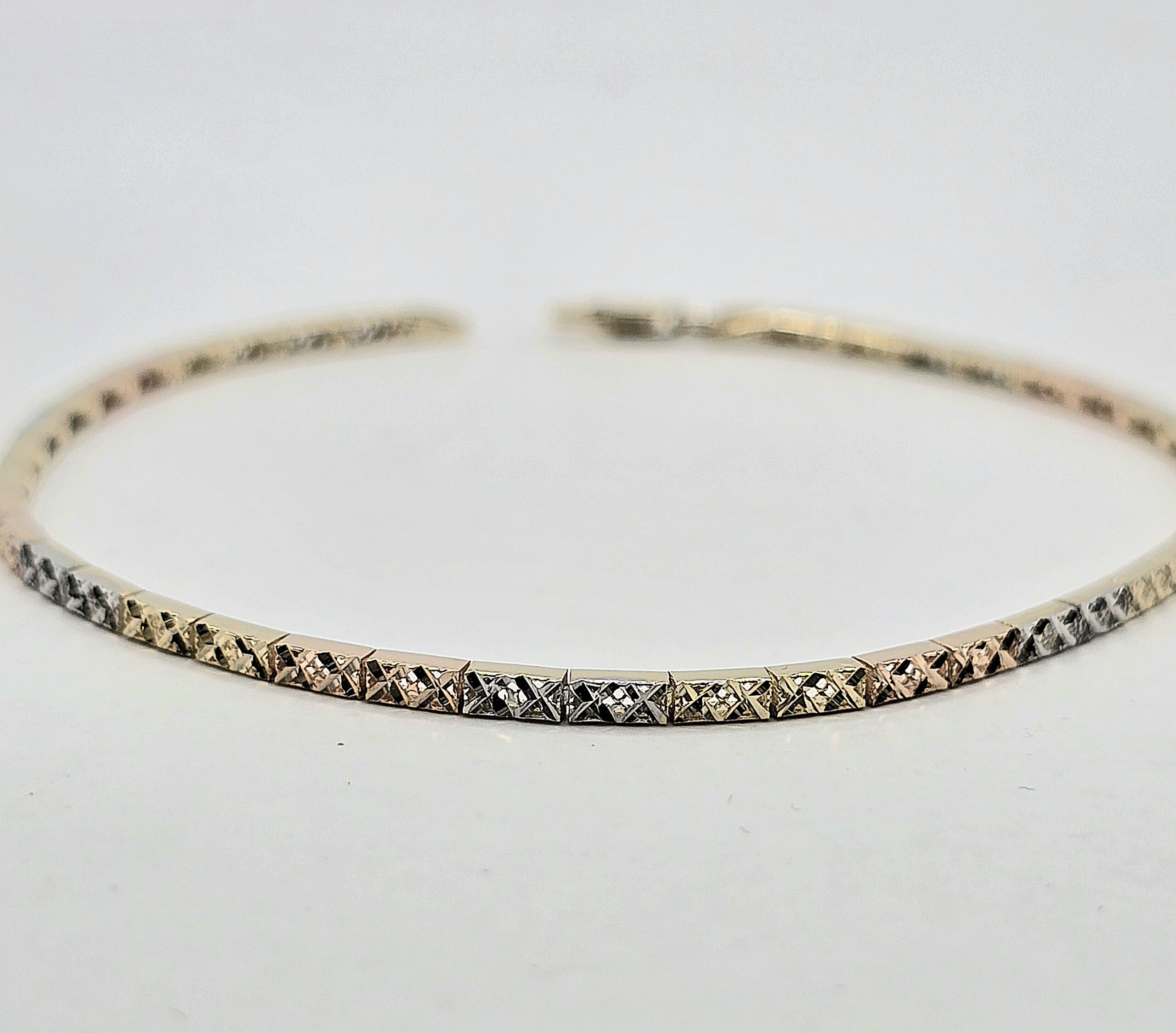 צמיד זהב 14 קראט לבן אדום צהוב חריטות קולקציה חדשה gbbh201