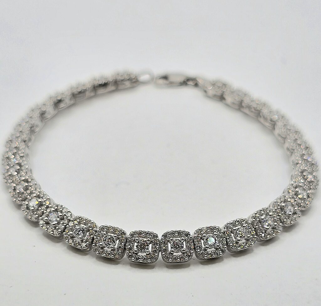 צמיד טניס זהב לבן 14K שיא הקלאס קולקציה חדשה מבצע 5,950 ש"ח עד 12 תשלומים ללא ריבית משלוחים לכל הארץ חינם מבצעים חמים באתר הורידו את האפליקציה