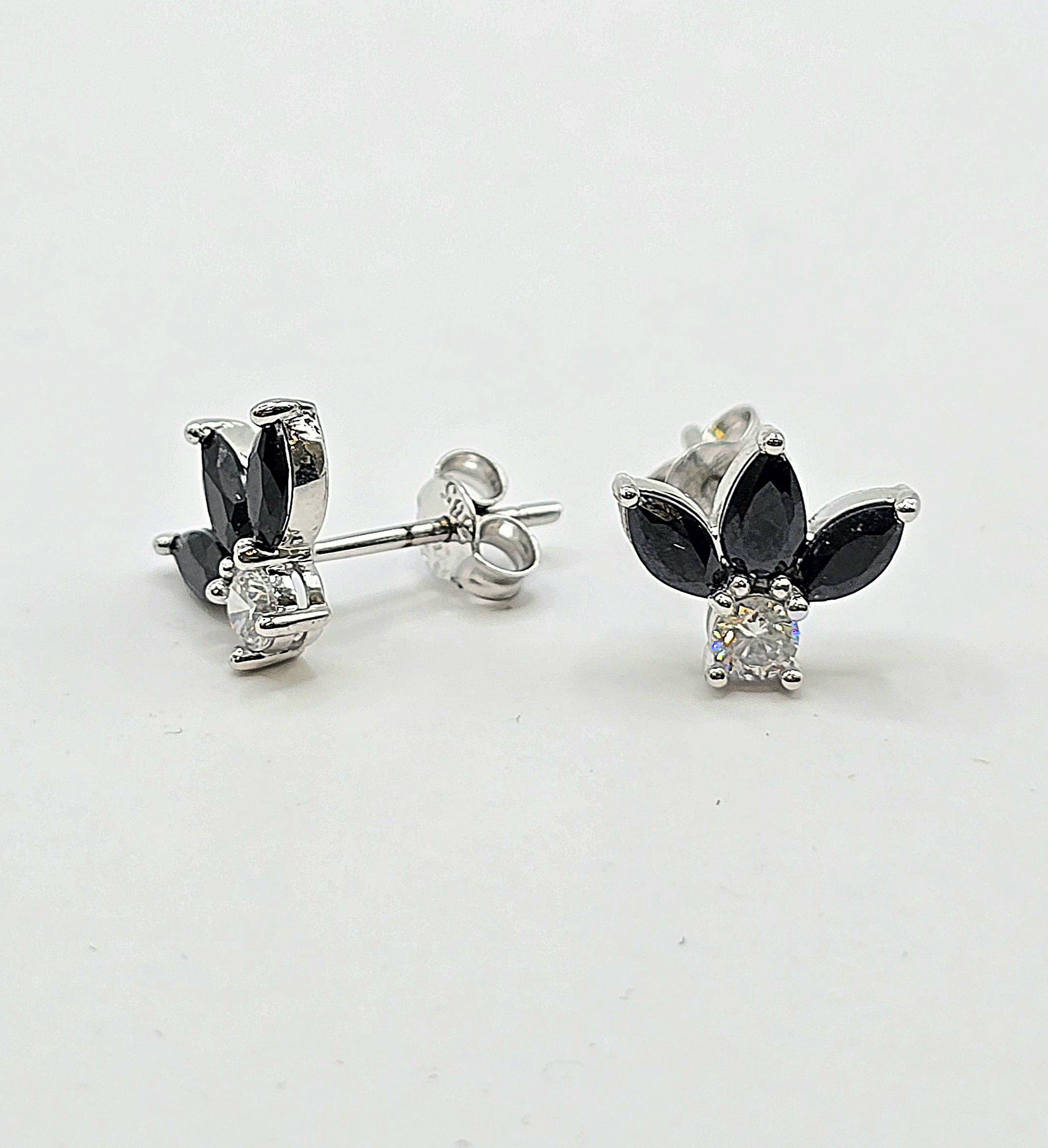 עגילי זהב לבן 14 קראט פרח אבן שחורה קולקציה חדשה gebh105