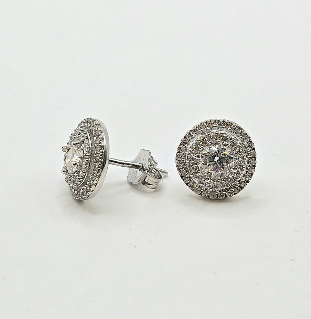 עגילי זהב לבן 14 קראט צמודים משובצים קולקציה חדשה gebh110