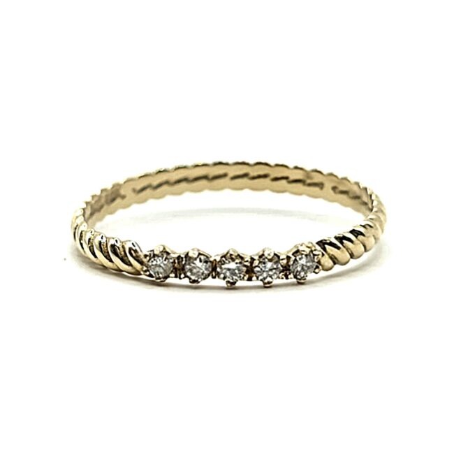 טבעת זהב 14 קראט משובצת 0.05 יהלומי מעבדה TEz19